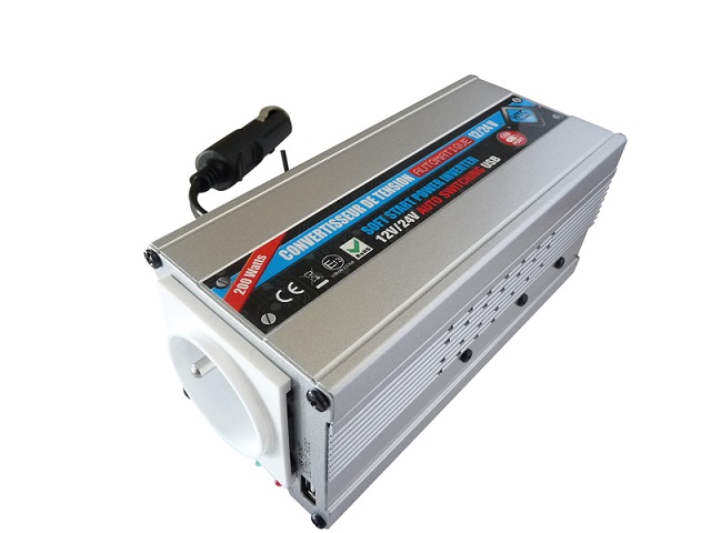 Convertisseur 12V / 24V automatique vers 220V 200W avec prise USB- A  0.5A