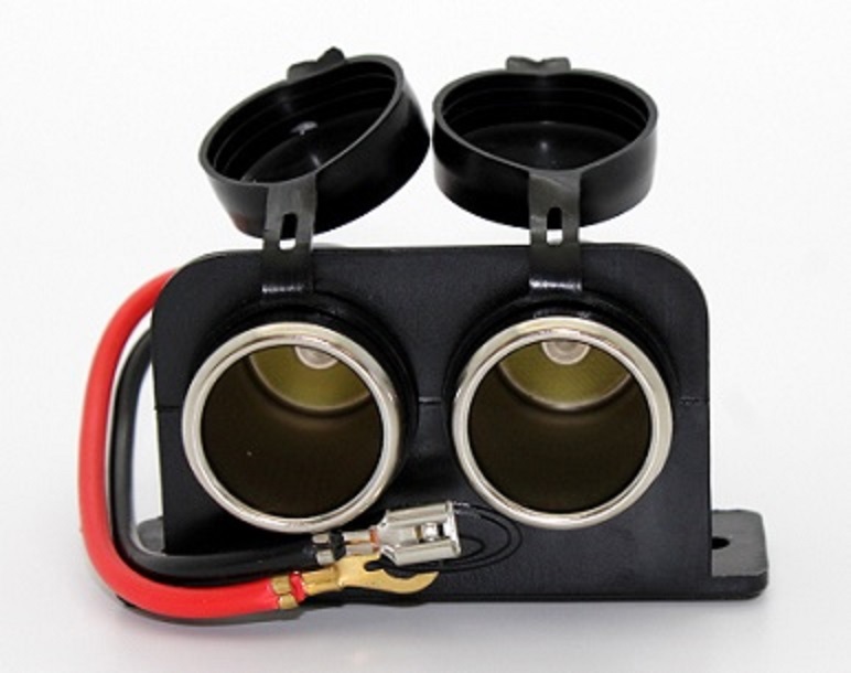 Double prise allume cigare 12V/24V  2 X 5A max.