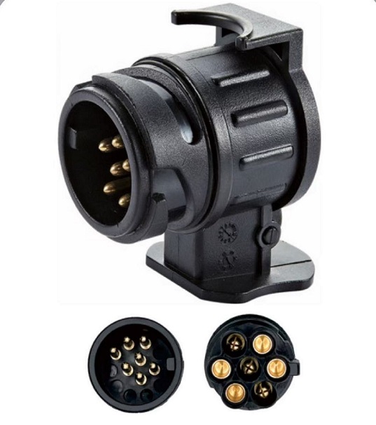 Adaptateur 13-plots mâle  7 plots femelle 12V