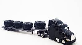 Camion 1/43&egrave;me PETERBILT 387 remorque plate + pneus