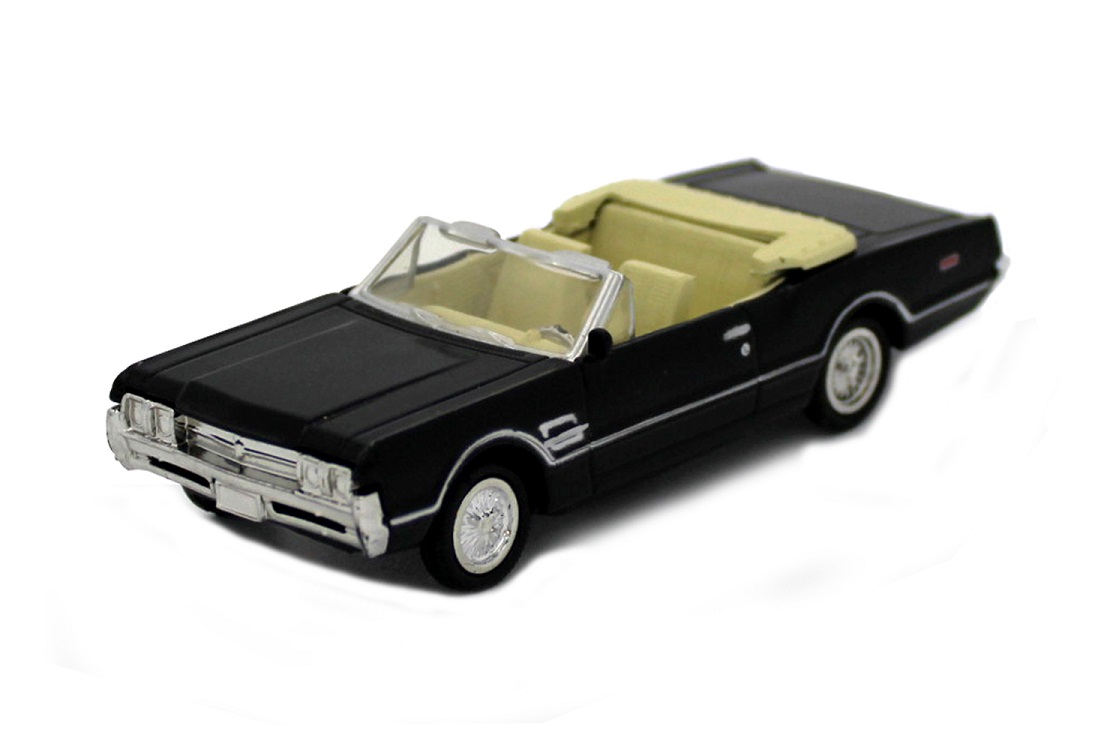 Voiture americaine Oldsmobile 4-4-2 1966 noire 1/43&egrave;me
