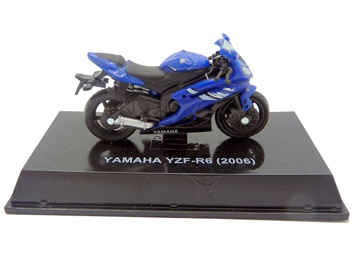 Moto street bike Yamaha YZF-RG bleue (2006) 1/32&egrave;me