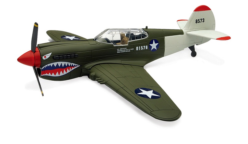 Maquette avion de chasse P-40 (&eacute;chelle 1/48&egrave;me)  2&egrave;me guerre mondiale